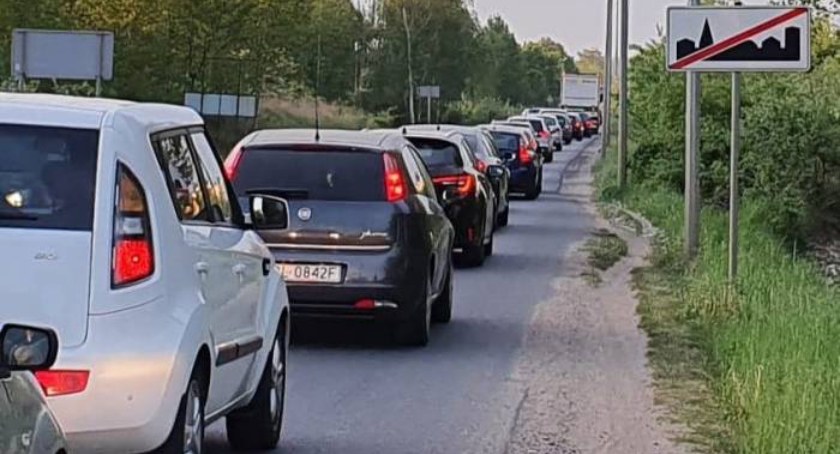 Prezydent Legnicy ma pomysł, jak zlikwidować korki na Gniewomierskiej