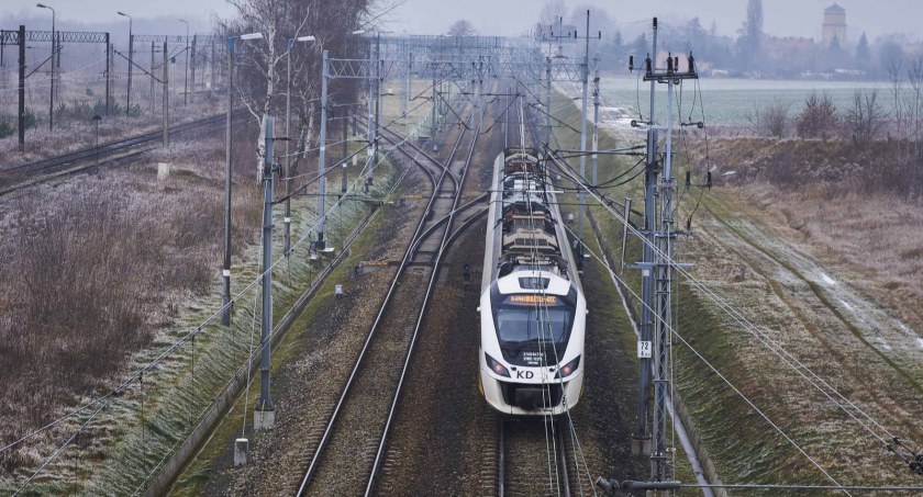 PKP PLK: Pociągi na linii Legnica – Lubin nadal wstrzymane