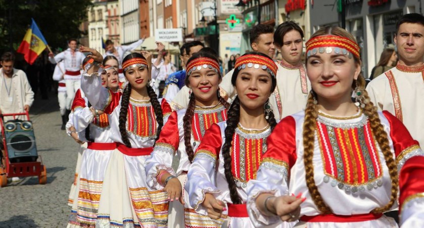 13 zespołów wystąpi na folklorystycznym festiwalu Świat pod Kyczerą w Legnicy [PROGRAM IMPREZY]