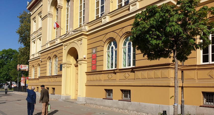 Wyniki matur w legnickich technikach. Najlepiej spisali się absolwenci  Energetyka