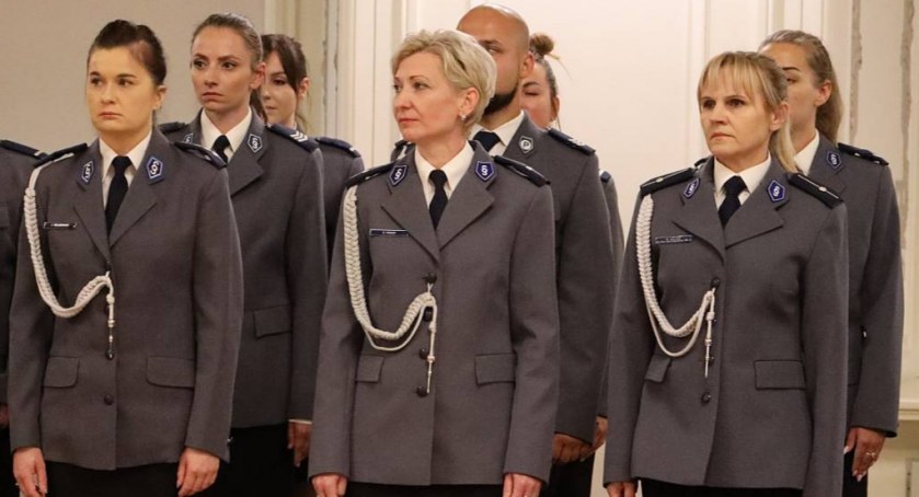 Uroczysty jubileusz legnickiej policji - 148 funkcjonariuszy z awansami [FOTO]
