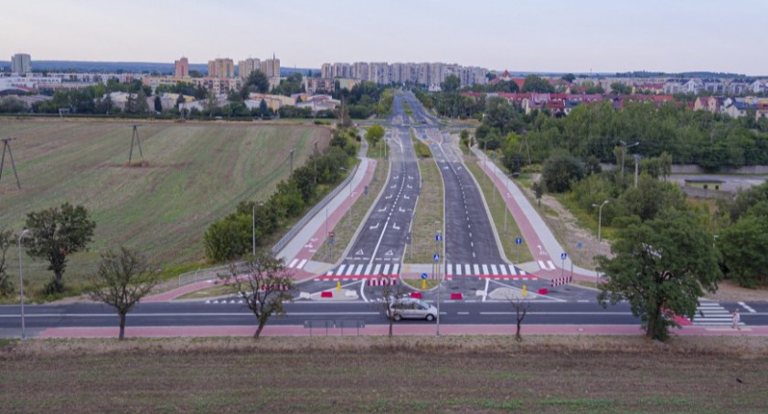 Kto przebuduje 600-metrowy odcinek ulicy Sikorskiego? ZDM ogłosił przetarg - na stole leży 4 mln zł 