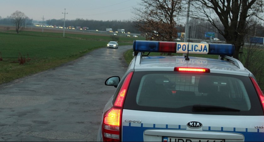 Policyjny pościg w powiecie legnickim. Za kierownicą samochodu siedział 17-latek 