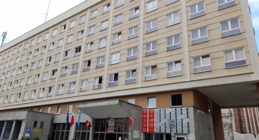 Upały doskwierają urzędnikom. W tym tygodniu pracują krócej
