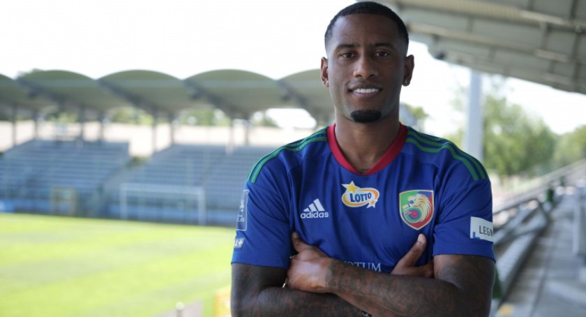 OFICJALNIE: Luciano Narsingh piłkarzem Miedzi Legnica!