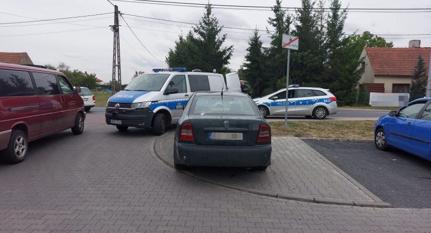 Pojechał do sklepu po alkohol. Pijany kierowca wydmuchał 2,5 promila