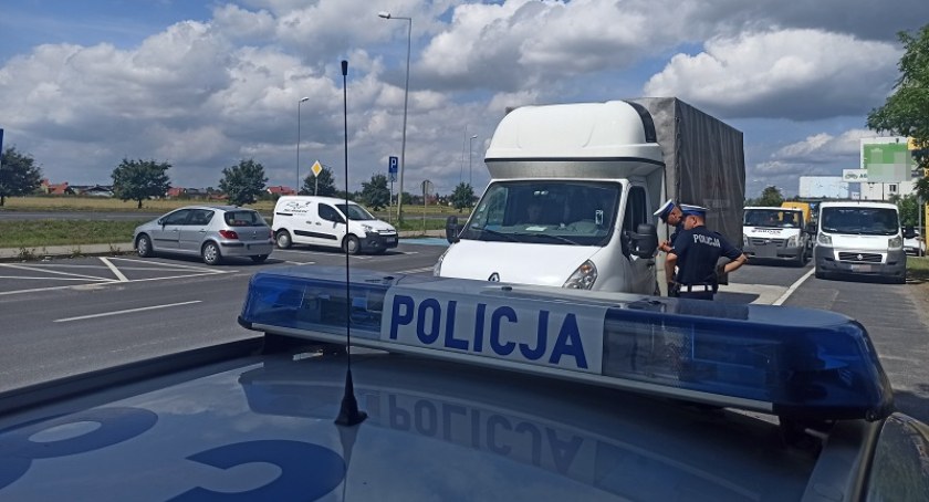 Policja wzięła pod lupę busy i ciężarówki. Mandaty, wnioski do sądu 
