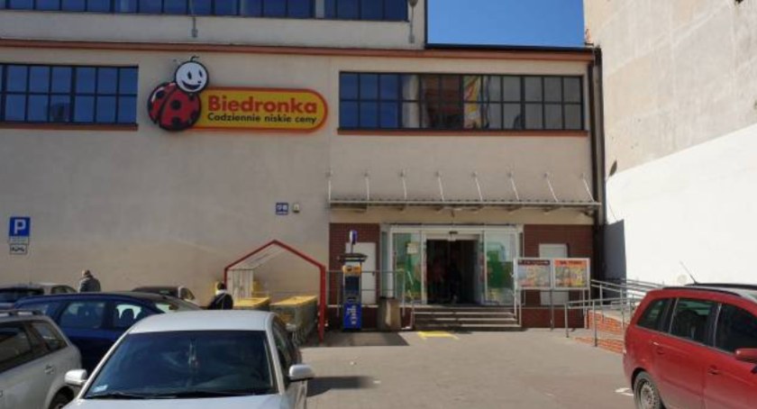 W niedzielę nie było zakupów w Biedronce przy ul. Jaworzyńskiej