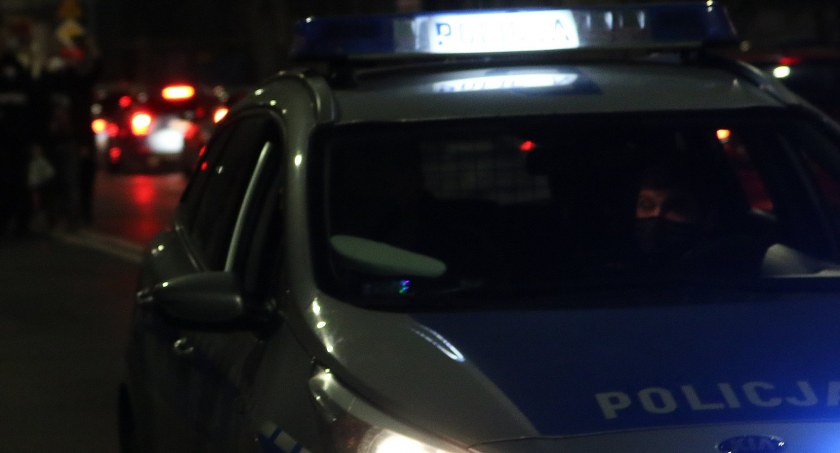 Pijany pasażer pobił kierowcę Bolta w centrum Legnicy. Taksówkarz trafił do szpitala