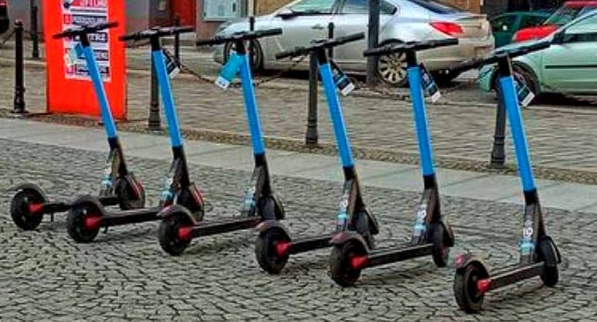 Złodzieje i wandale wypłoszyli z Legnicy wypożyczalnię hulajnóg
