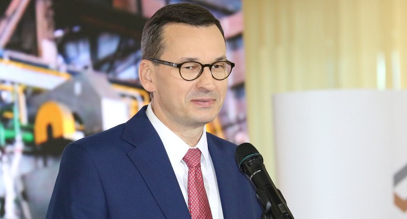 Prokuratura dwa lata ściga legniczanina za mem z Morawieckim