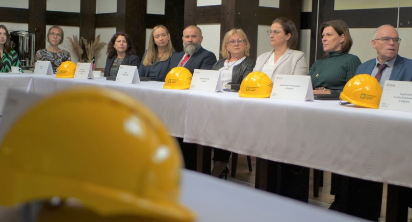 KGHM patronuje klasom w legnickim elektryku i Henrykówce