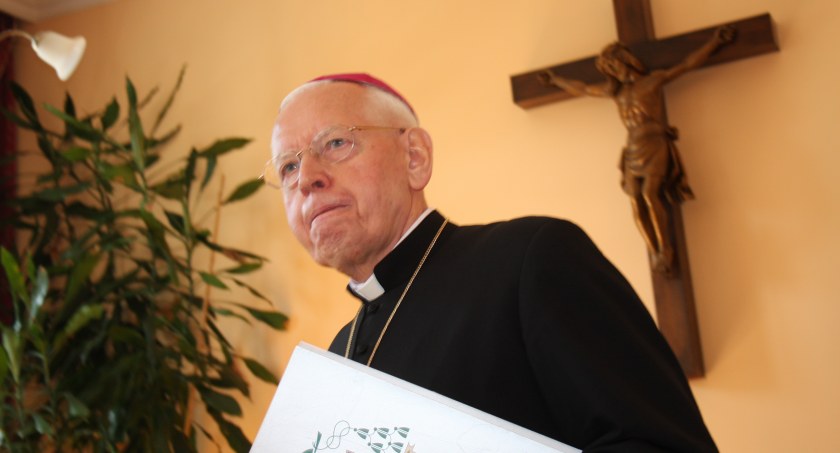 Cicho o Cichym. Watykan ukarał biskupa za krycie pedofila