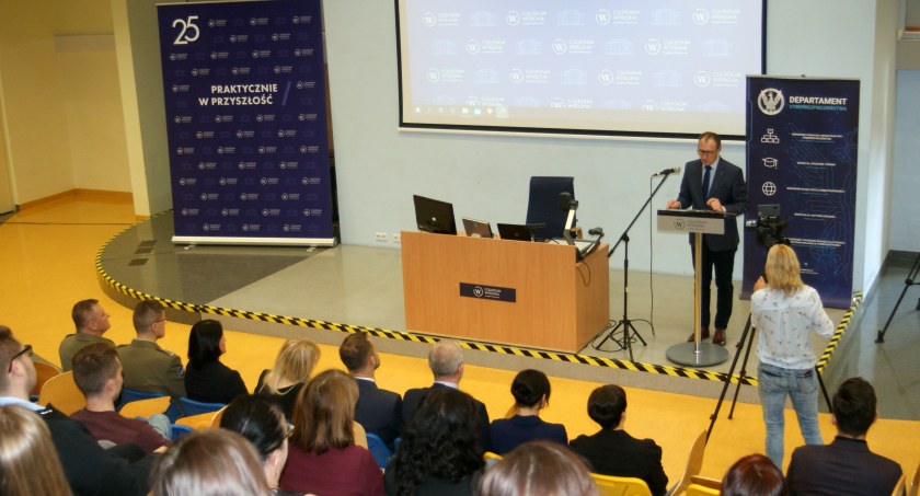 MON szuka w Witelonce kadr do Wojsk Obrony Cyberprzestrzeni 