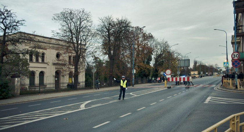 Policjanci podsumowują akcję Znicz 2022