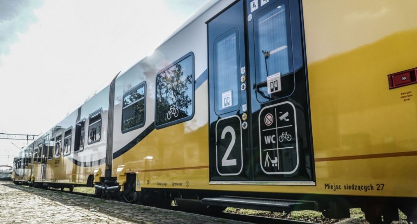 Pasażerowie wyrzucili gapowicza z pociągu Kolei Dolnośląskich