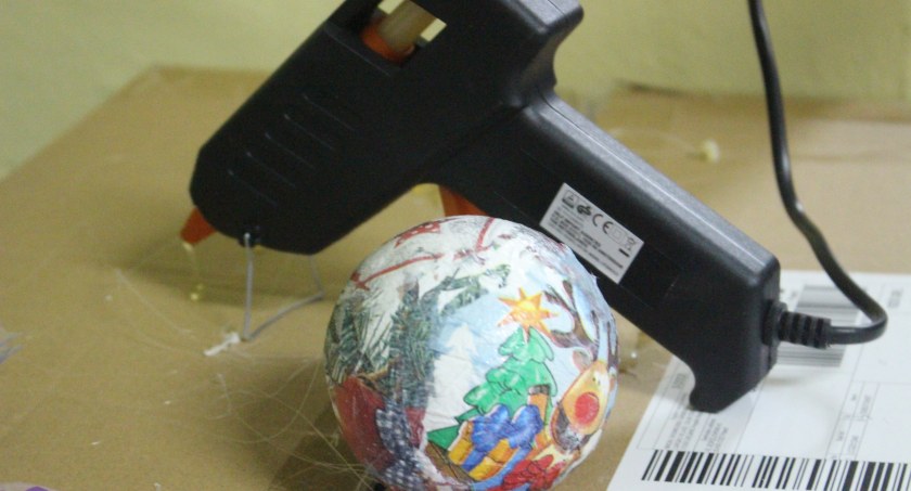 Antystresowe bombki decoupage od KGHM