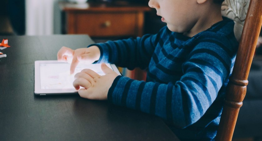 Nowe technologie - dobry czy zły wpływ na rozwój dziecka?