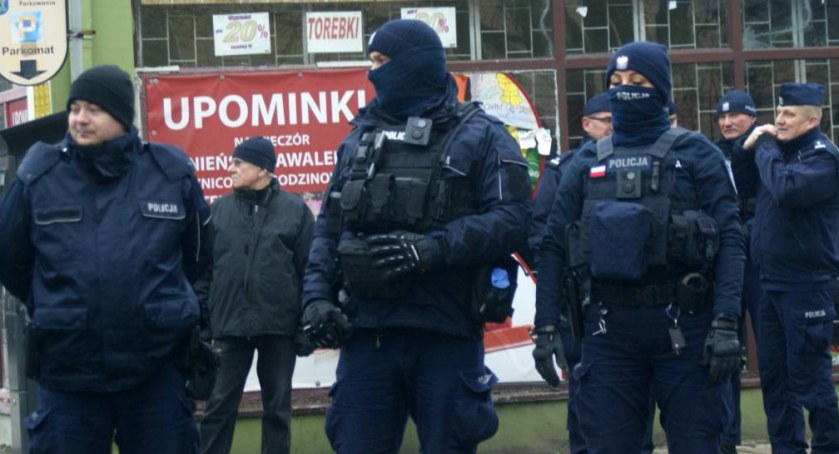 Policja nie chce ujawnić, ile wydała na wizytę Kaczyńskiego w Legnicy