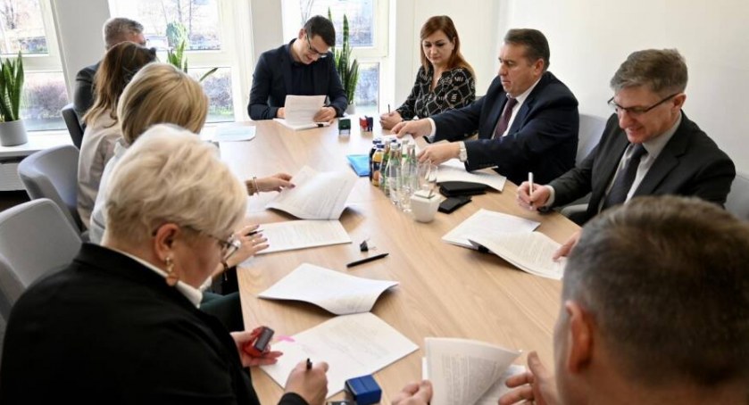 Starosta pozyskał prawie 16 mln zł na scalanie gruntów w Niedźwiedzicach