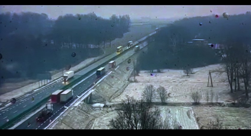 Policjanci latali dronem nad autostradą. Po co?