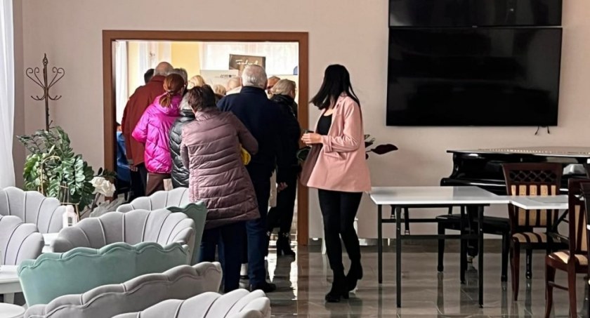 Legniczanie próbowali nie dopuścić do naciągania staruszków