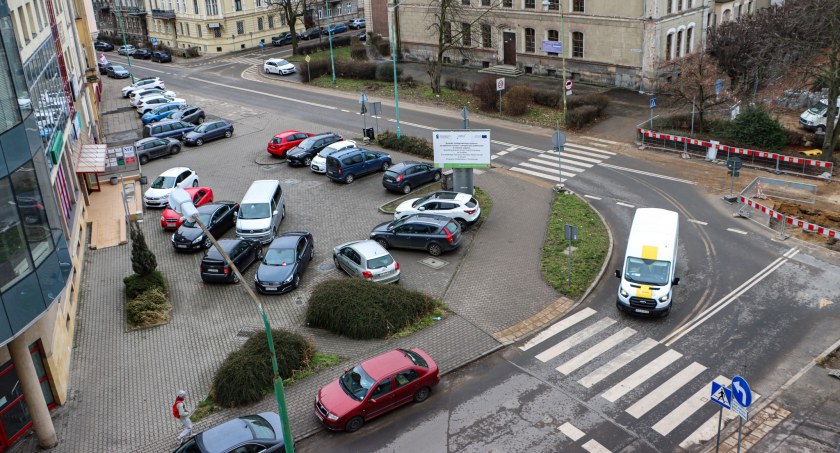 Zmiana w organizacji ruchu przy pl. Słowiańskim