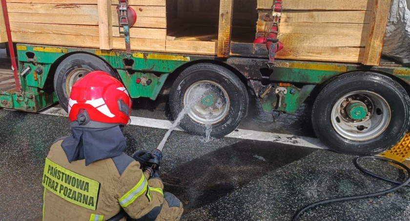 Pożar naczepy na autostradzie A4