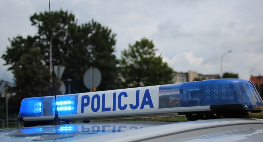 Włamywacz zatrzymany. Ukradł tonę złomu i poroża danieli. 