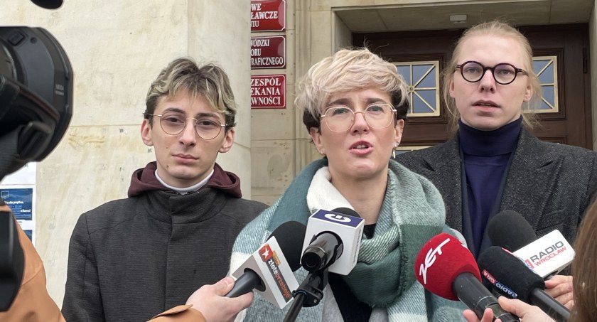 Aktywiści żądają, by kuratorium zajęło się V LO w Legnicy