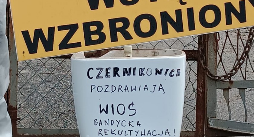Blokada żwirowni w Czernikowicach. Mieszkańcy czekają na WIOŚ