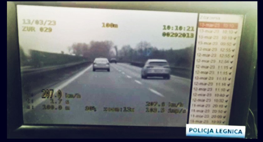 207km/h na liczniku 