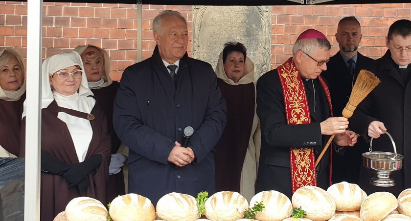 Kobiety Europy rozdawały legnicką jałmużnę wielkopiątkową
