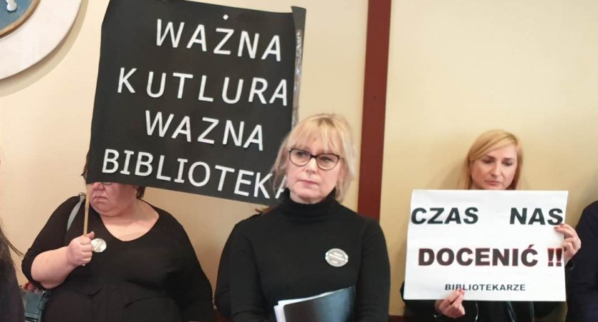 Bibliotekarze wchodzą w spór zbiorowy