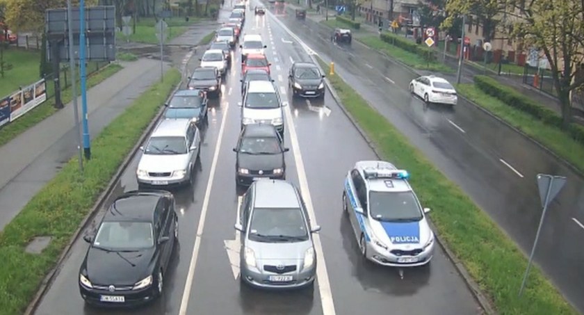 Policjanci pilotowali przez Legnicę samochód z ciężko chorą kobietą