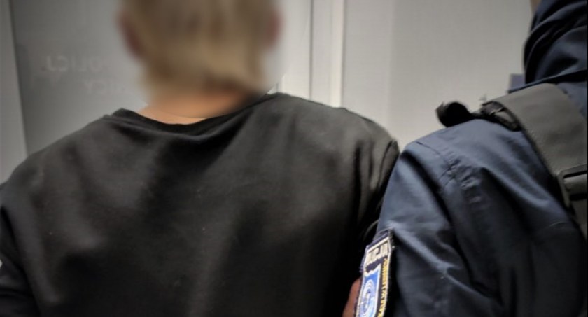 Agresywny mężczyzna wtargnął z nożem do kościoła