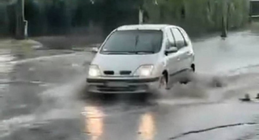 Meteorolodzy zapowiadają burze z gradem, ulewny deszcz, silny wiatr. I upał