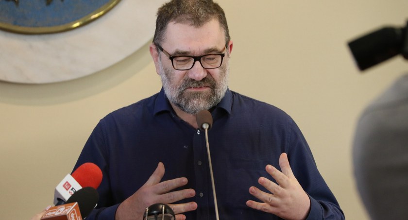 Głomb idzie do władz miasta upomnieć się o pieniądze na teatr