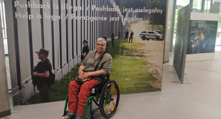 Janka Ochojska przyjedzie z wystawą o kryzysie humanitarnym na granicy z Białorusią