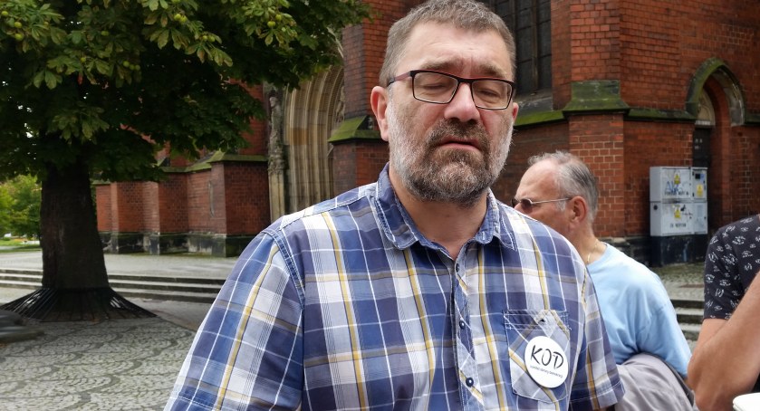 KOD wznowi dyżury przed Galerią Piastów
