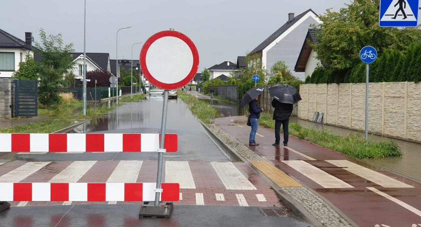 Ulica Gumińskiego znów podtopiona. Oddana do użytku w 2020 r.