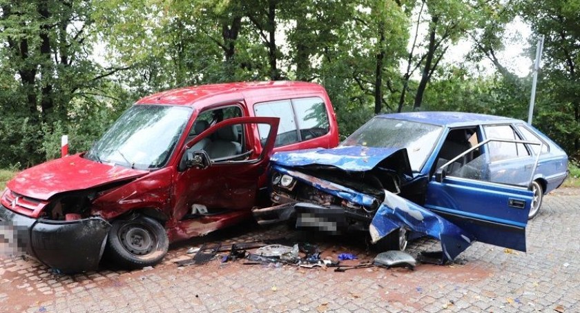 Dwa groźne wypadki i 10 kolizji w ciągu doby