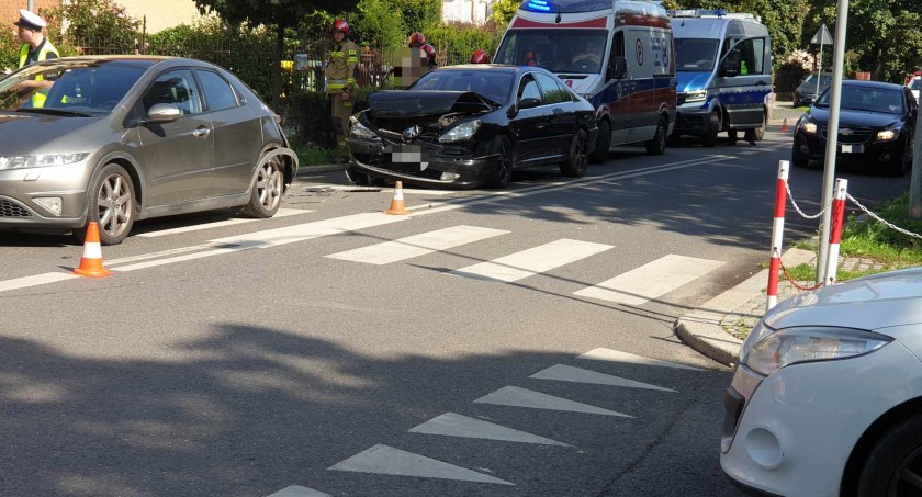 Kolizja na Rataja - jedna osoba trafiła do szpitala