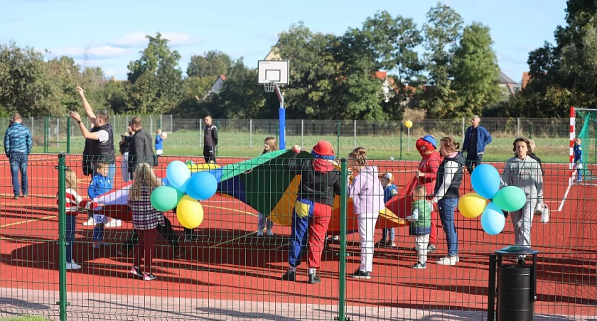 Za 5,5 mln zł Mikołajowice mają świetlicę a Taczalin boiska do gry