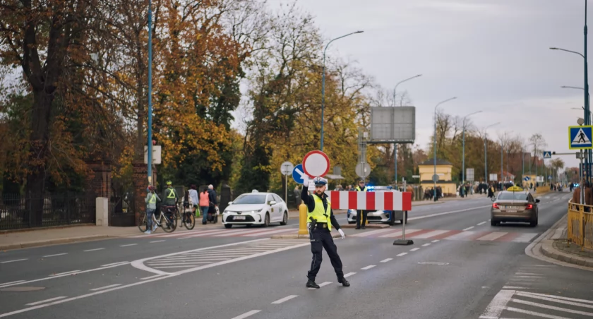 Zmiana organizacji ruchu w dniu Wszystkich Świętych 