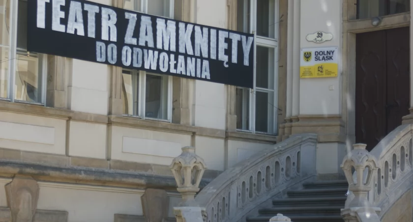 Nowa umowa w sprawie teatru? To tylko plotki