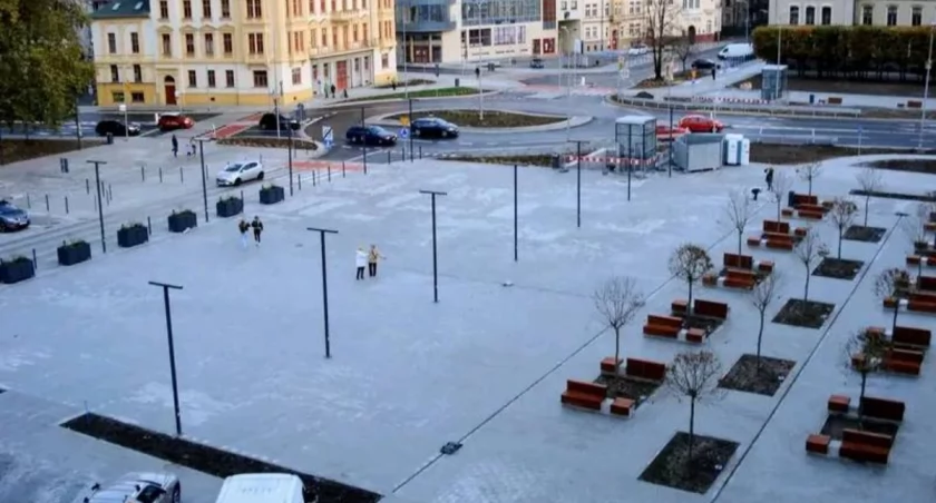 Plac Słowiański - plusy dodatnie i plusy ujemne