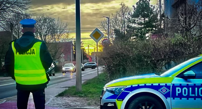 Miał 2 promile i 4 zakazy prowadzenia pojazdów. Trafił do celi. 