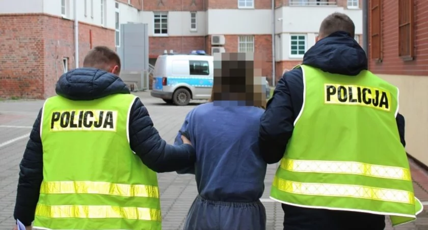 Zadała matce kilka ciosów nożem. Postawiono jej zarzut usiłowania zabójstwa