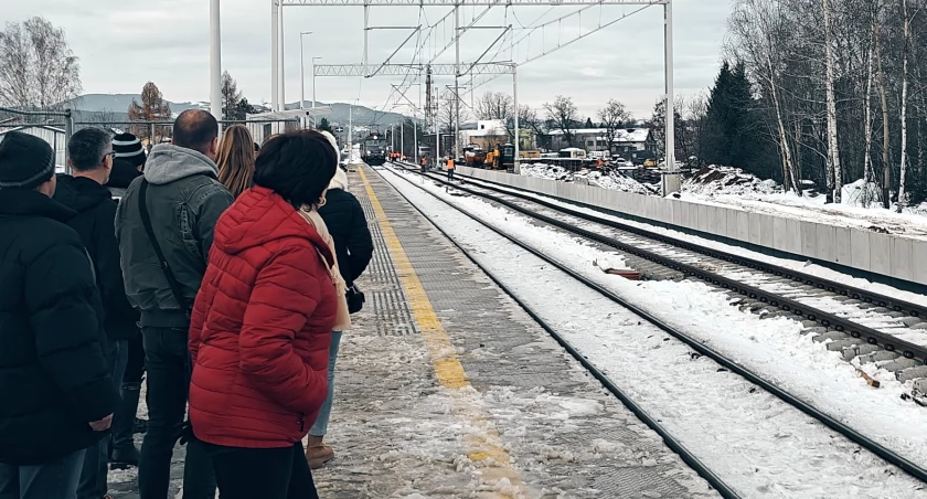 Awaria trakcji we Wrocławiu. Duże opóźnienia w kursowaniu pociągów